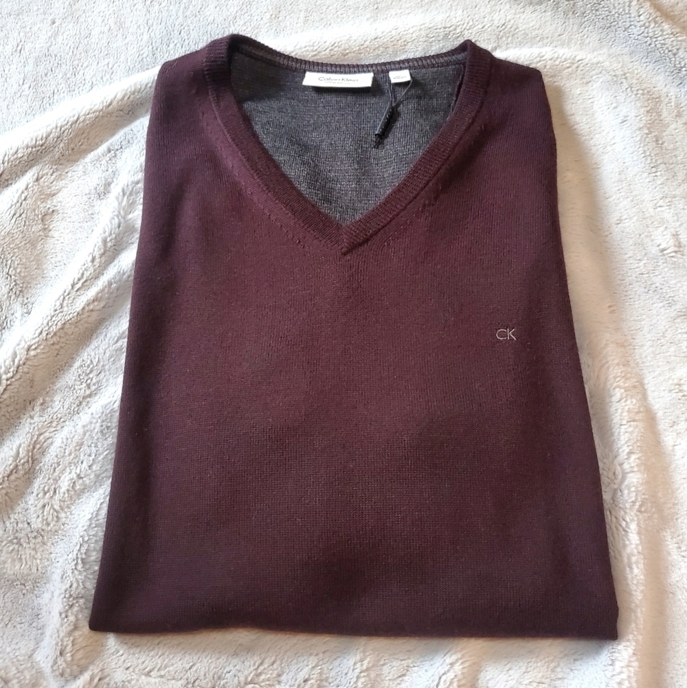 Calvin Klien Burgundy V-Neck Sweater Size X-Large New With Out Tags